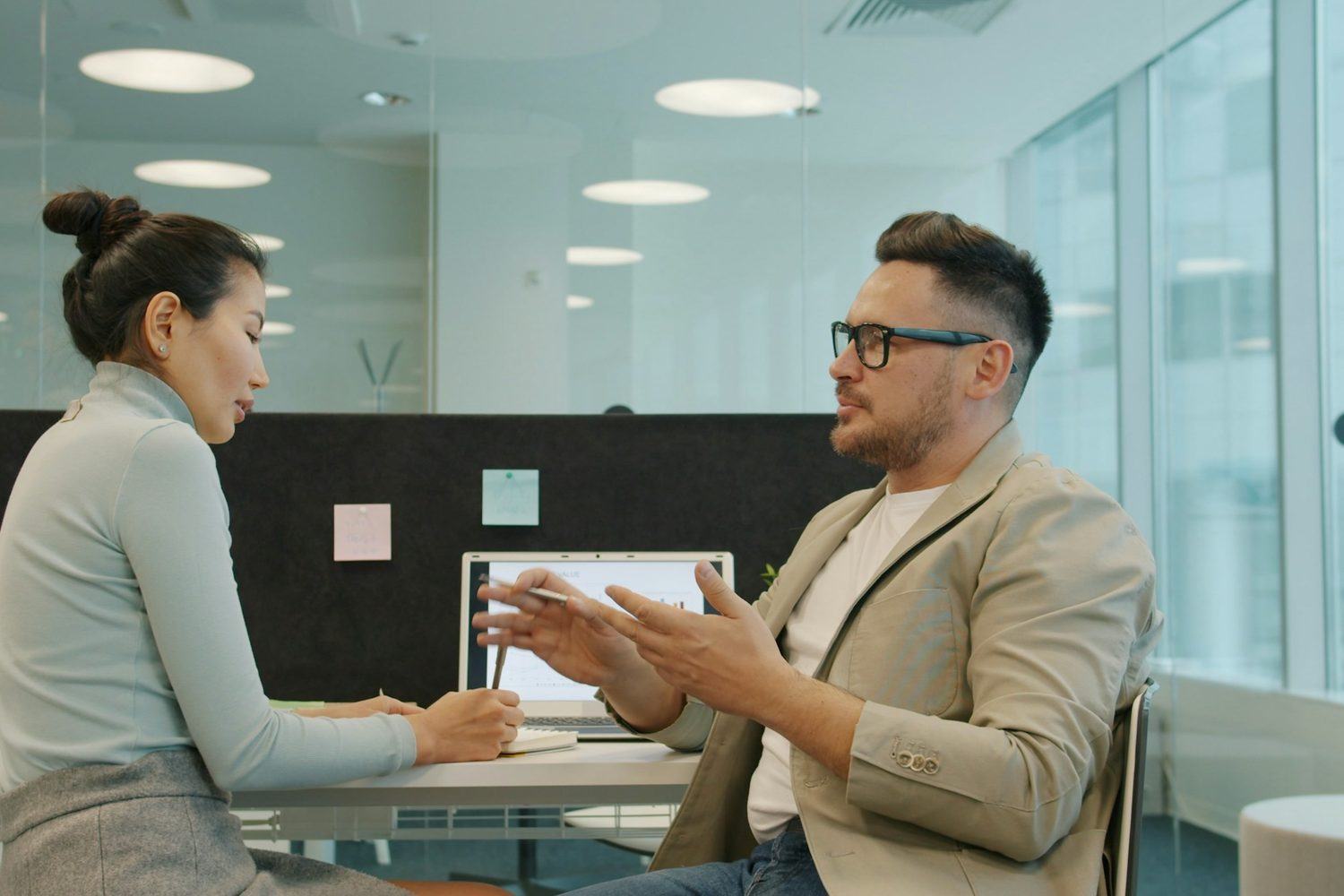 A UniNorth recruiter interviewing an IT professional